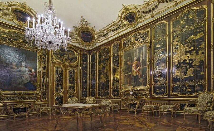Vienna: Hofburg Palace and Sisi Museum Skip-the-Line Tour - What I love about the guide experience