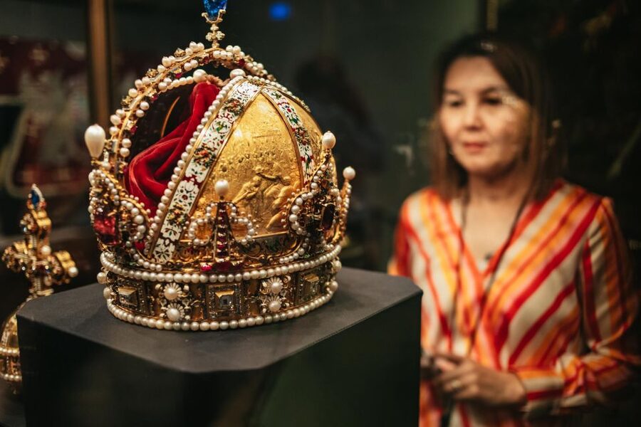Vienna: Imperial Treasury in the Hofburg Palace - Legendary relics: Holy Lance, Holy Grail agate bowl, unicorn horn