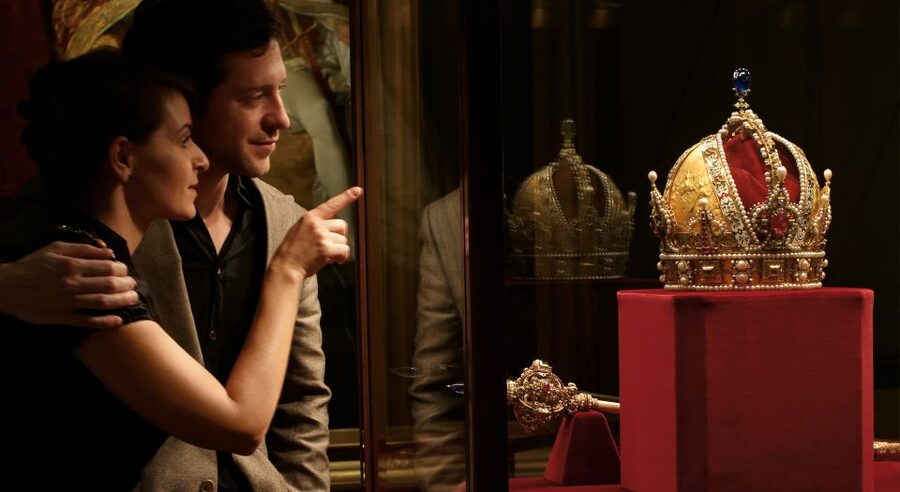 Vienna: Imperial Treasury in the Hofburg Palace - How long the visit takes, and the sweet spot for your timing