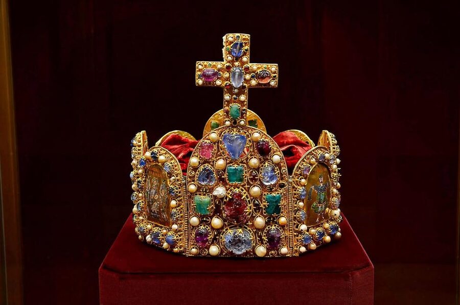 Vienna: Imperial Treasury & New Hofburg Palace Combo Ticket - A 10-day Hofburg power-and-glory ticket plan
