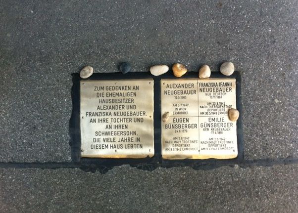 Vienna: Jewish Life in Leopoldstadt 2-Hour Walking Tour - How the guide turns streets into a map of pre-WWII life