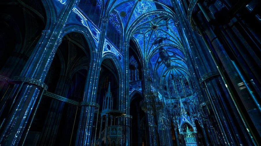 Vienna: Light of Creation Votive Church Immersive Light Show - The 360-degree show: how light and sound work together