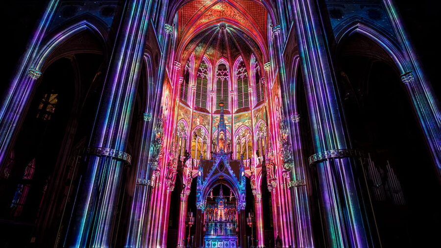 Vienna: Light of Creation Votive Church Immersive Light Show - Seating strategy in a big church, where to sit for the best effect