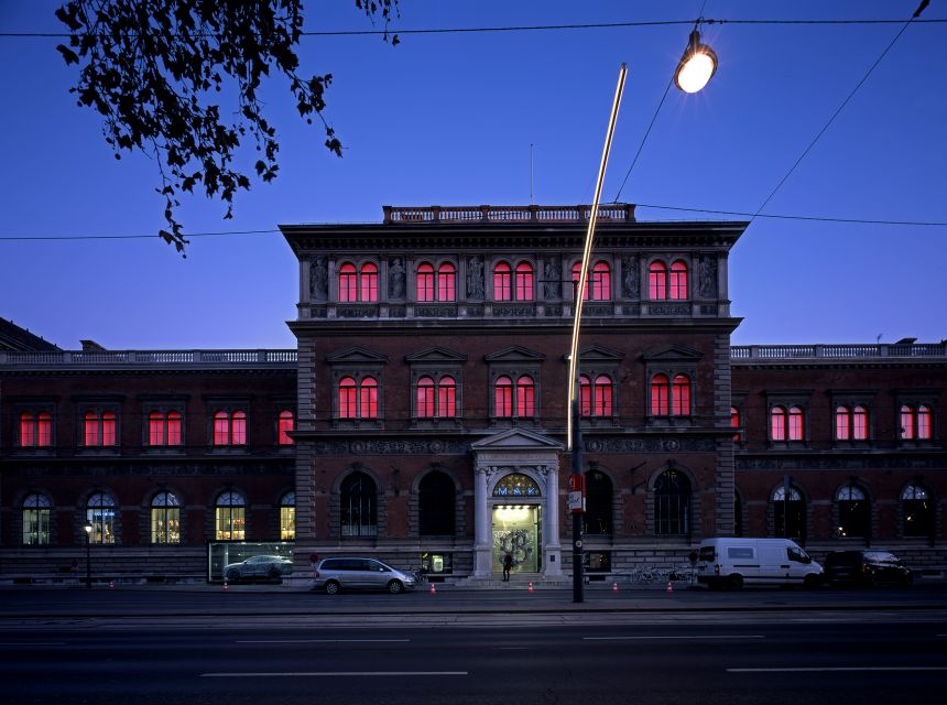 Vienna: MAK - Museum of Applied Arts - Tickets - One day inside: how to approach a museum with 900,000 objects