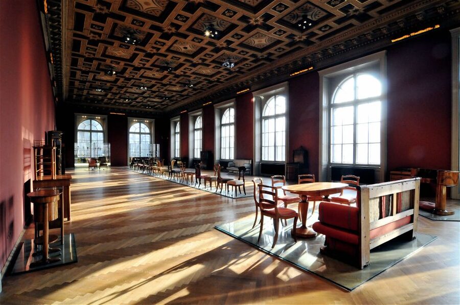 Vienna: MAK - Museum of Applied Arts - Tickets - Using the English audio guide and free digital guide without getting stuck