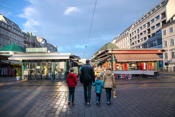 Vienna Market Private Gourmet Tour: Local Tastes and Drinks - The Secession Building stop: golden dome, Klimt’s Beethoven Frieze, and quick context