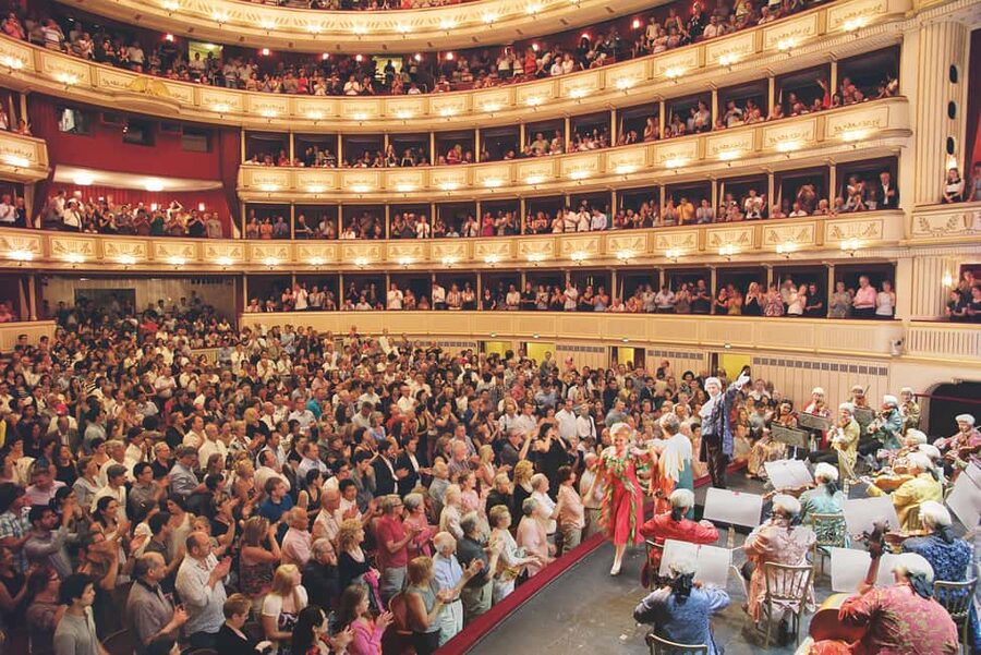 Vienna: Mozart Concert at the Vienna State Opera - Vienna State Opera at night: why this concert feels special