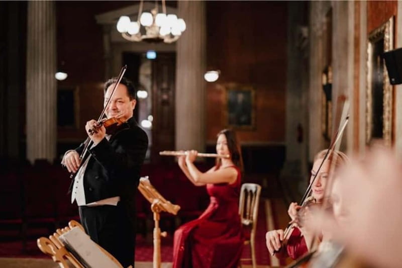 Vienna: Mozart & Strauss Classical Concert at Börse Palace - Opera singers and ballet, the fun factor, and the one viewing caveat