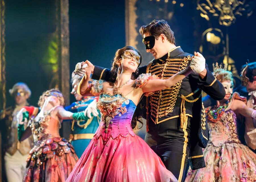 Vienna: Musical Tickets THE PHANTOM OF THE OPERA - Before the curtain: timing, seat numbers, and how the surtitles work