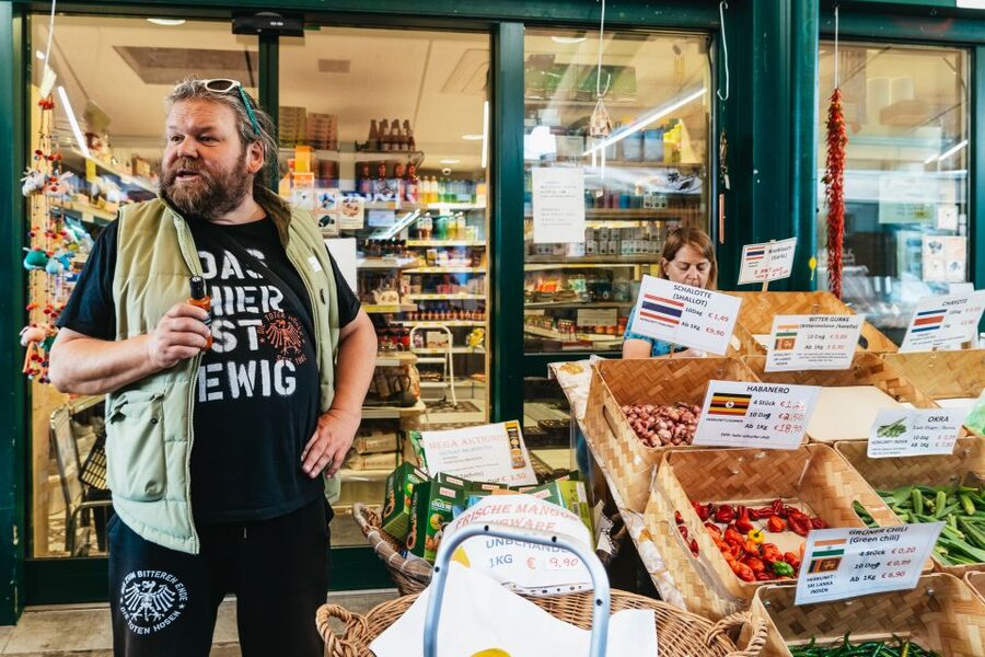 Vienna: Naschmarkt Food Tasting Tour - How guides turn the market into practical food know-how