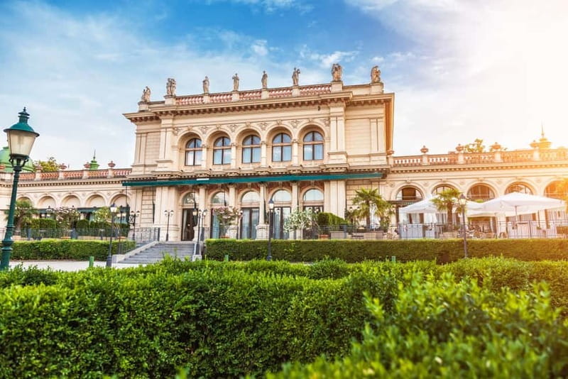 Vienna: Old Town Highlights Private Walking Tour - Four hours: Imperial Treasury skip the line and see Holy Roman Empire relics
