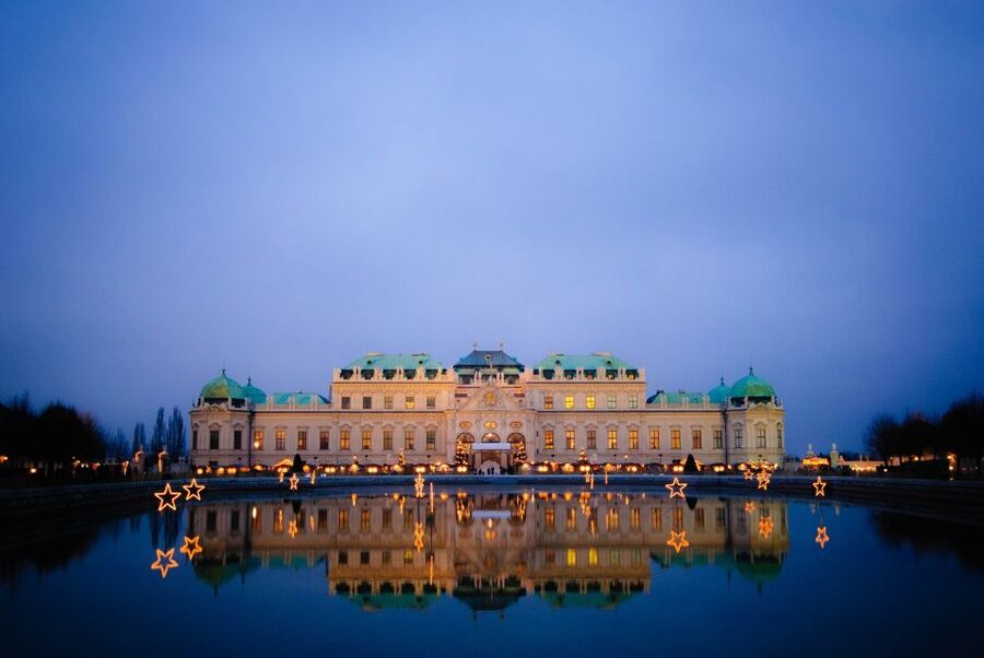 Vienna: Panoramic Night Tour by Bus - Museums and Palaces Glowing After Dark: Kunsthistorisches and Natural History
