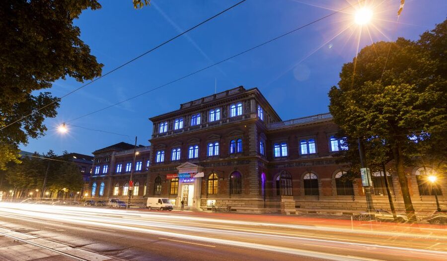 Vienna: Panoramic Night Tour by Bus - Belvedere Palace and the Imperial-Era Night Look