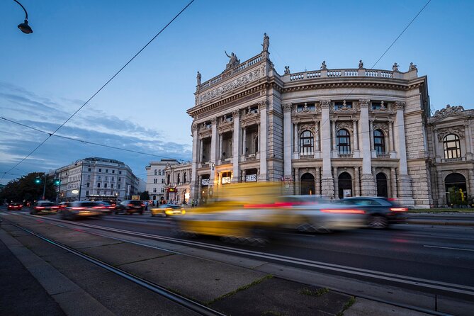 Vienna Photography Masterclass - Private Photography Lesson - Day vs night shooting: two different Vienna skill sets