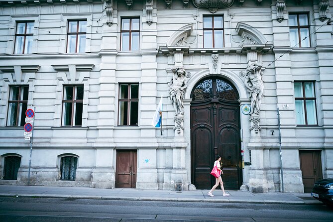 Vienna Photography Masterclass - Private Photography Lesson - Rathaus and Burgtheater: symmetry practice and the city’s visual rhythm