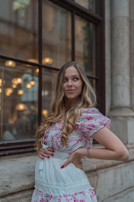 Vienna Private Photo Walk with a Professional Photographer - How Enis Seven directs you, without forcing awkward poses