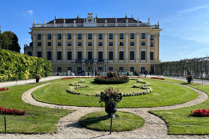Vienna Private Schönbrunn Palace Tour, Extra Rooms and Gardens - Meeting point and how the tour flows on the ground