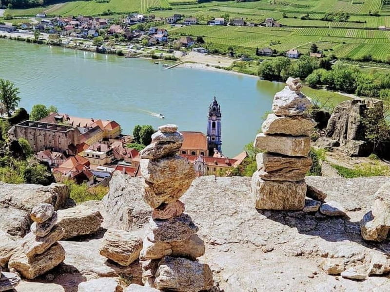 Vienna: Private Wachau tour to Dürnstein and Melk - Dürnstein on your own time, UNESCO streets and castle ruins
