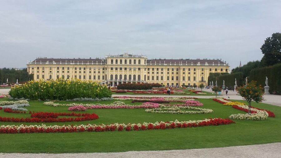 Vienna: Schönbrunn Palace and City Center Guided Tour - Meeting at Schönbrunn’s main gate: the start you should not miss