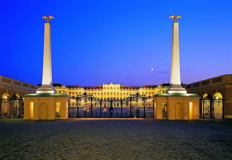 Vienna: Schönbrunn Palace Evening Tour, Dinner and Concert - Schönbrunn’s after-hours magic, without the daytime crush
