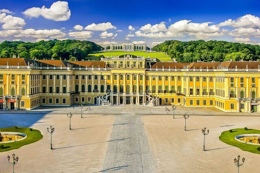 Vienna: Schönbrunn Palace & Gardens Skip-the-Line Tour - Audio device and live narration: how you keep up in crowded rooms