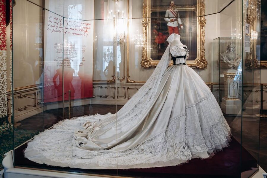 Vienna: Skip-the-Line Hofburg and Empress Sisi Museum Tour - The Spanish Riding School pass-by and Lipizzaner culture