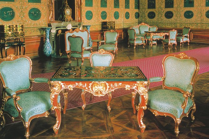 Vienna: Skip the Line Schönbrunn Palace and Gardens Guided Tour - Crowds Inside the Palace: What to Expect and How to Cope