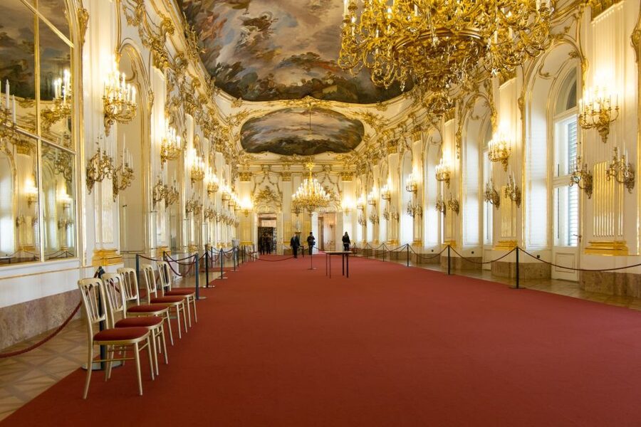 Vienna: Skip-the-Line Schönbrunn Palace & Gardens Tour - Schönbrunner Gardens: fountains, statues, and Gloriette from the right perspective