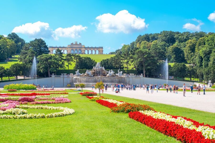Vienna: Skip-the-Line Schönbrunn Palace & Gardens Tour - Inside Schönbrunn: a guided 22-room route you cannot easily DIY