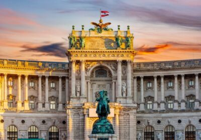 Skip-the-Line Sisi Museum, Hofburg and Gardens Tour