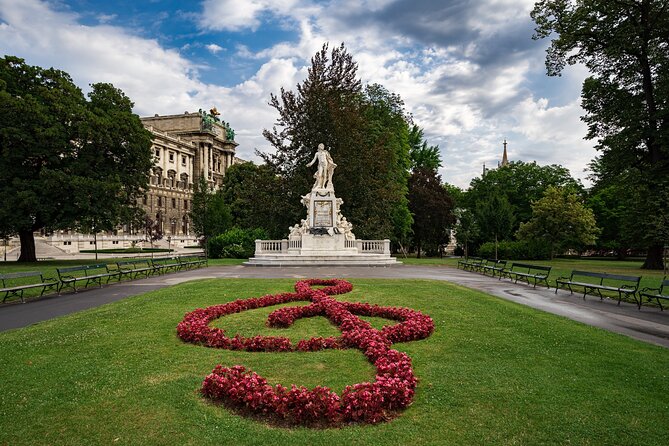 Vienna Skip-The-Line to Hofburg Palace, Sisi Museum and Gardens - Audio guide only: when that works well, and when it does not