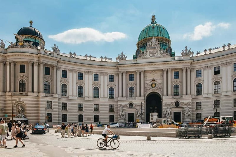 Vienna: Spanish Riding School Guided Architectural Tour - Practical tips so you can enjoy the rooftop part