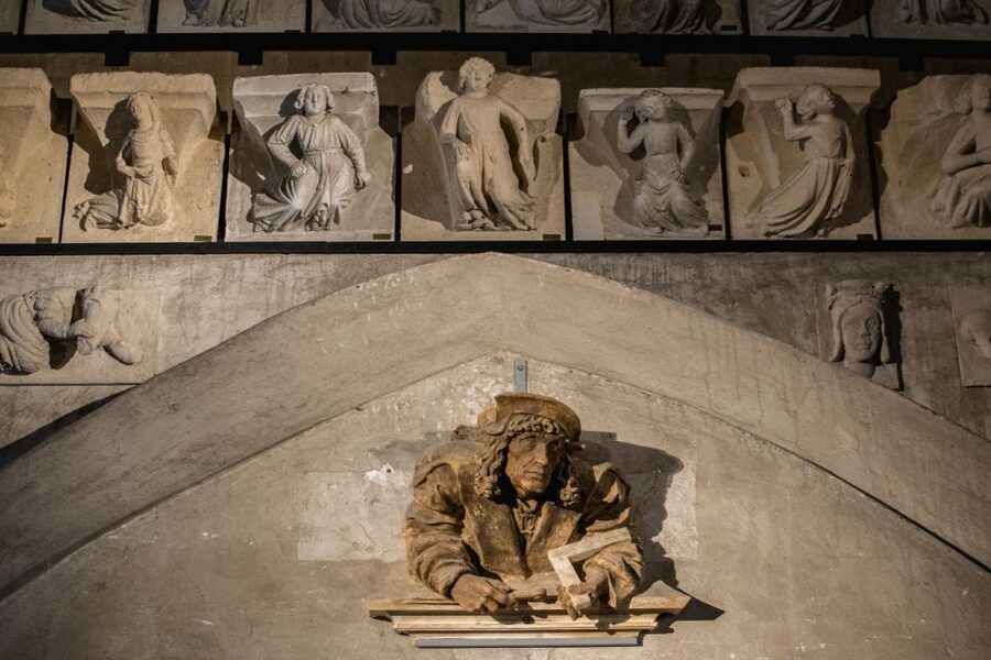 Vienna: St. Stephan's Cathedral Guided Tour - The hidden tunnel and the staircase to the attic