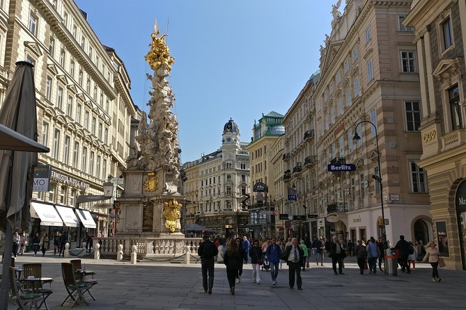 Vienna: The Great Plague Exploration Game - Bäckerstrasse’s Hare House mural and Vienna’s odd humor
