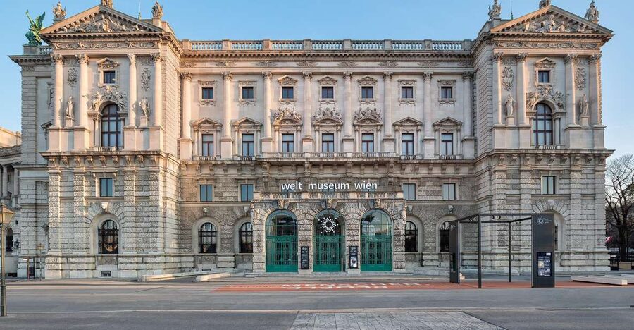 Vienna: Ticket to the Weltmuseum - Penacho and the courtly art of collecting