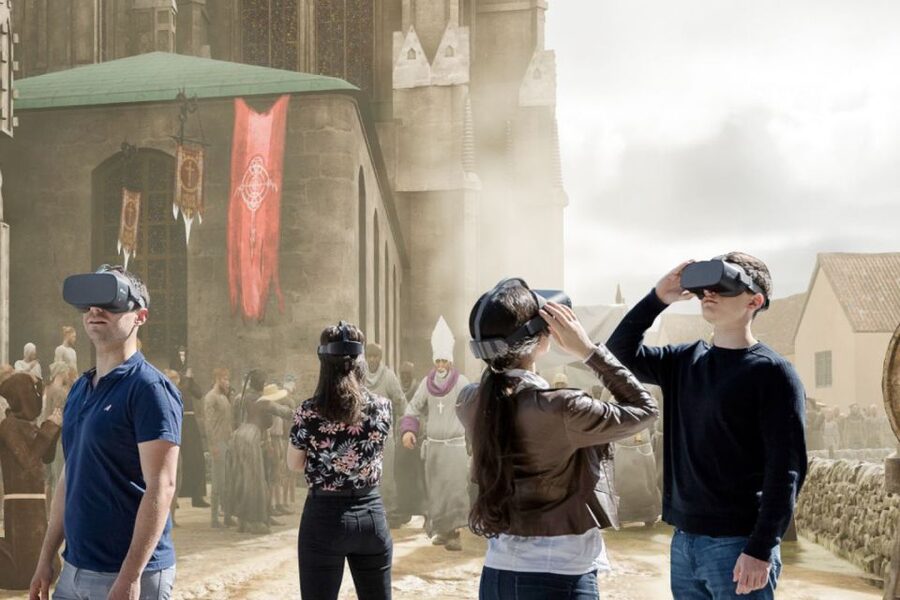 Vienna: Time Traveling Virtual Reality Sightseeing Tour - Start at Neuer Markt, End at Albertina