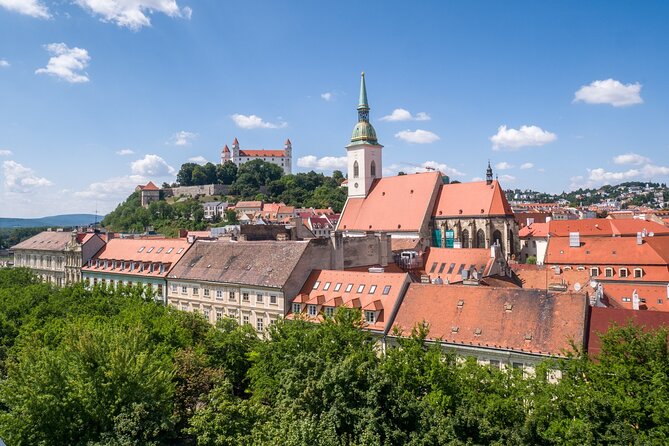 Vienna to Budapest and Bratislava Private Full Day Guided Tour - The Switch From Slovakia to Hungary: Crossing Into Budapest Mode
