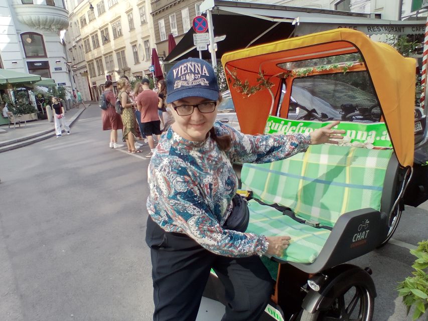 Vienna: Tour RAXI (electric rickshaw) 3 hours in Vienna - Weather rules and the public transport backup plan