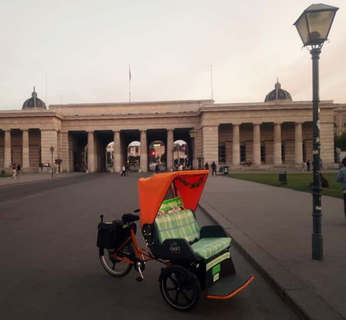 Vienna: Tour with locals in RAXI electric rickshaw - Donau Park and the Old Danube: Water, paths, and a different Vienna mood