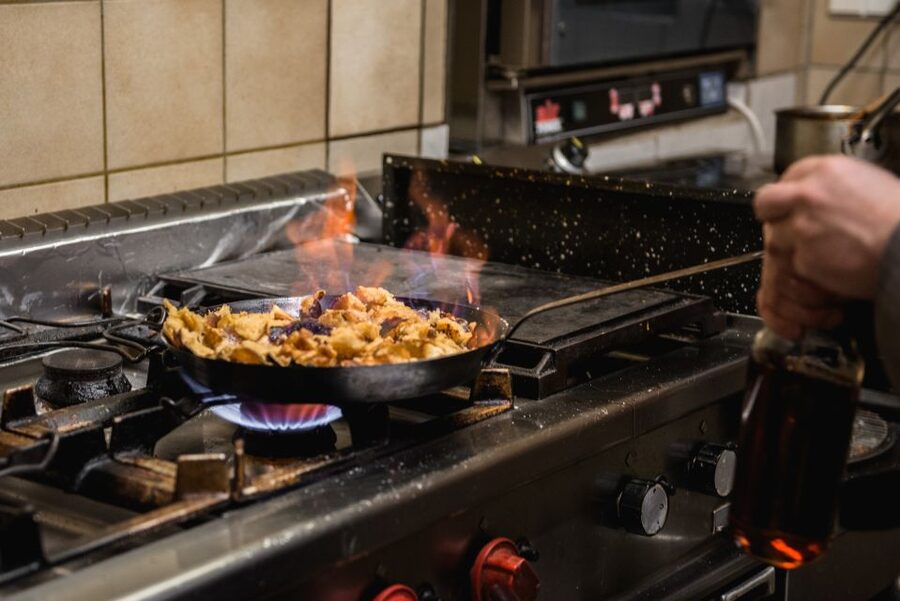 Vienna: Traditional Kaiserschmarrn Cooking Class & Tasting - Guide, Language, and the Feel of the Room