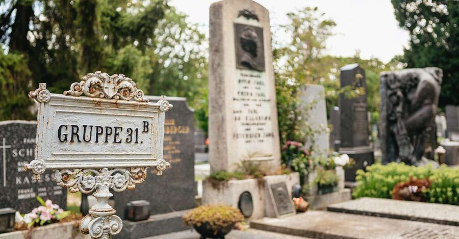 Vienna: Vienna Central Cemetery Guided Walking Tour - Vienna Central Cemetery, a 19th-century city you can actually walk