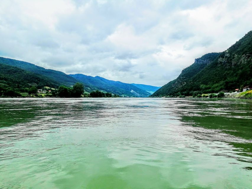Vienna: Wachau Valley Private Kayak and Wine Tour - Spitz onward: dry stone walls, vineyard plots, and the Wachau’s signature structure