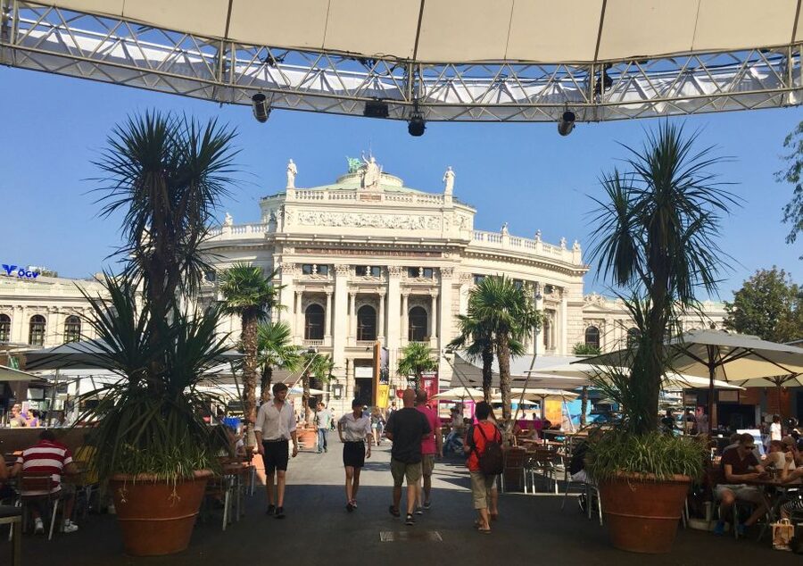 Vienna: Walking Tour of the Historic Ringstrasse - Gardens, statues, and Heldenplatz: where the walk becomes a break