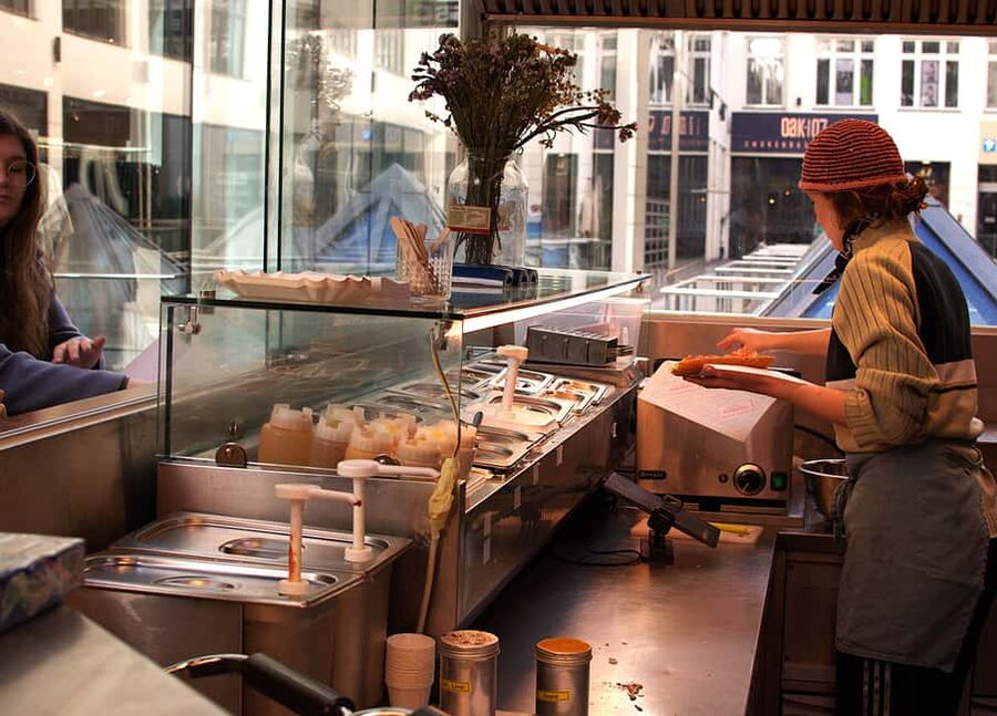 Vienna: Wiener Sausage Stand Tour with Tastings - Four stands, classic to modern: what you will actually eat