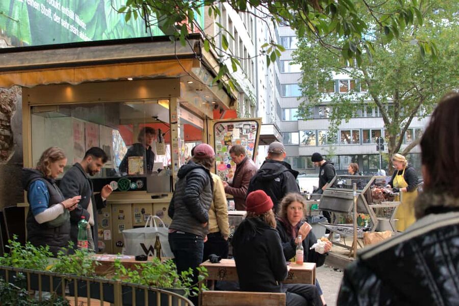 Vienna: Wiener Sausage Stand Tour with Tastings - The 150-minute format: how to plan your appetite