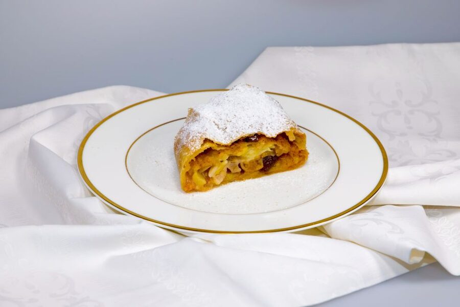 Vienna: Wiener Schnitzel and Strudel Cooking Class - Apple Strudel: the family recipe part you’ll remember