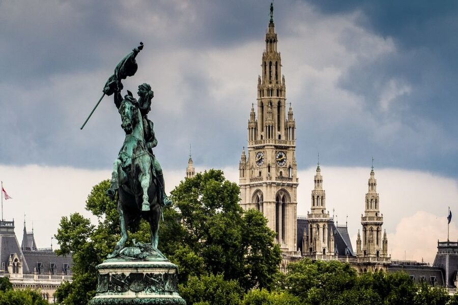 Vienna: World War II Historical Walking Tour - Meeting at the Albertina, then walking into WWII Vienna