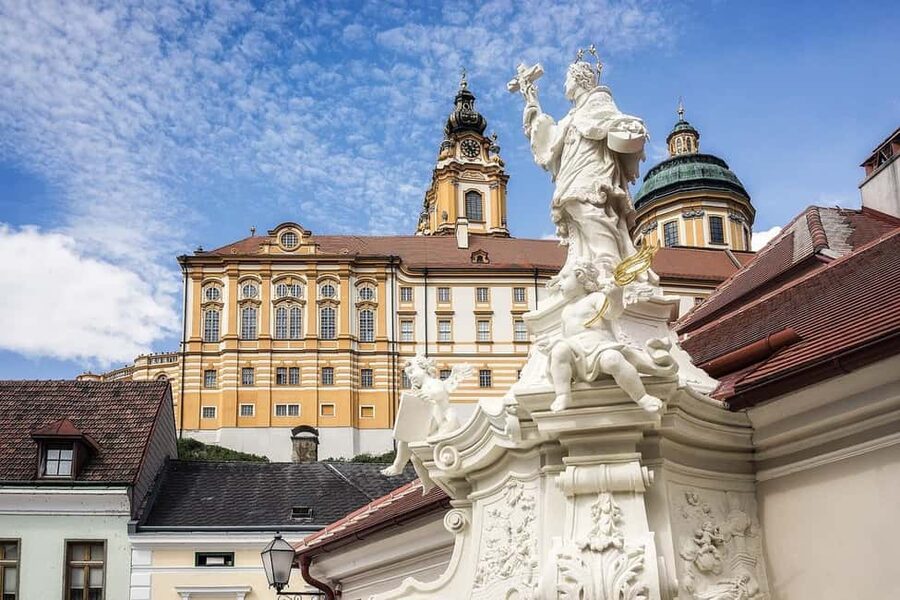 Wachau, Melk Abbey & Salzburg (Sound of Music & UNESCO) - Lunch stop in the middle: energy management for a long day