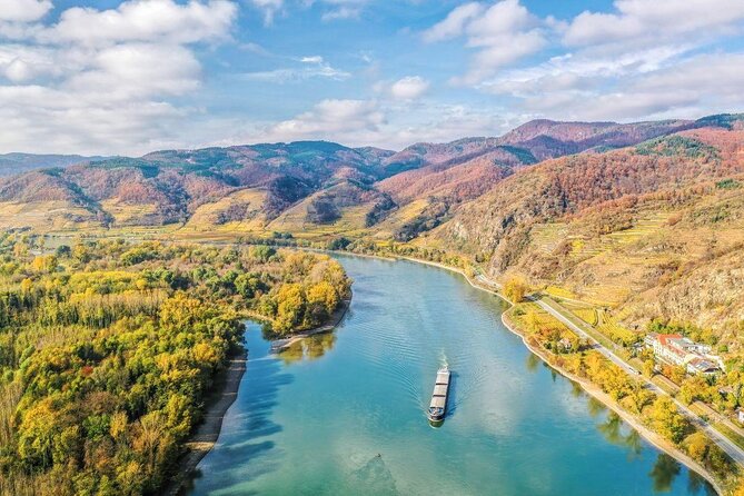 Wachau Valley Wine Tasting Bike Tour from Vienna - Wachau wine country feels real when you pedal it
