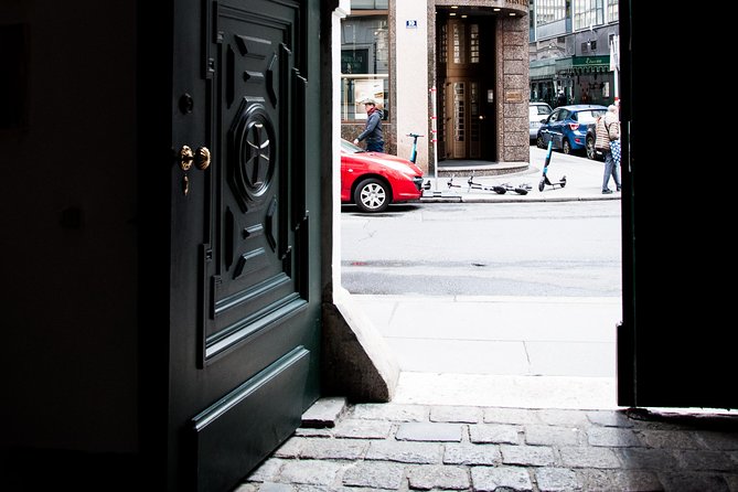 Walking Tour in the Heart of Vienna to Discover Its Hidden Gems - Hafnersteig: the first “wait, where am I?” moment